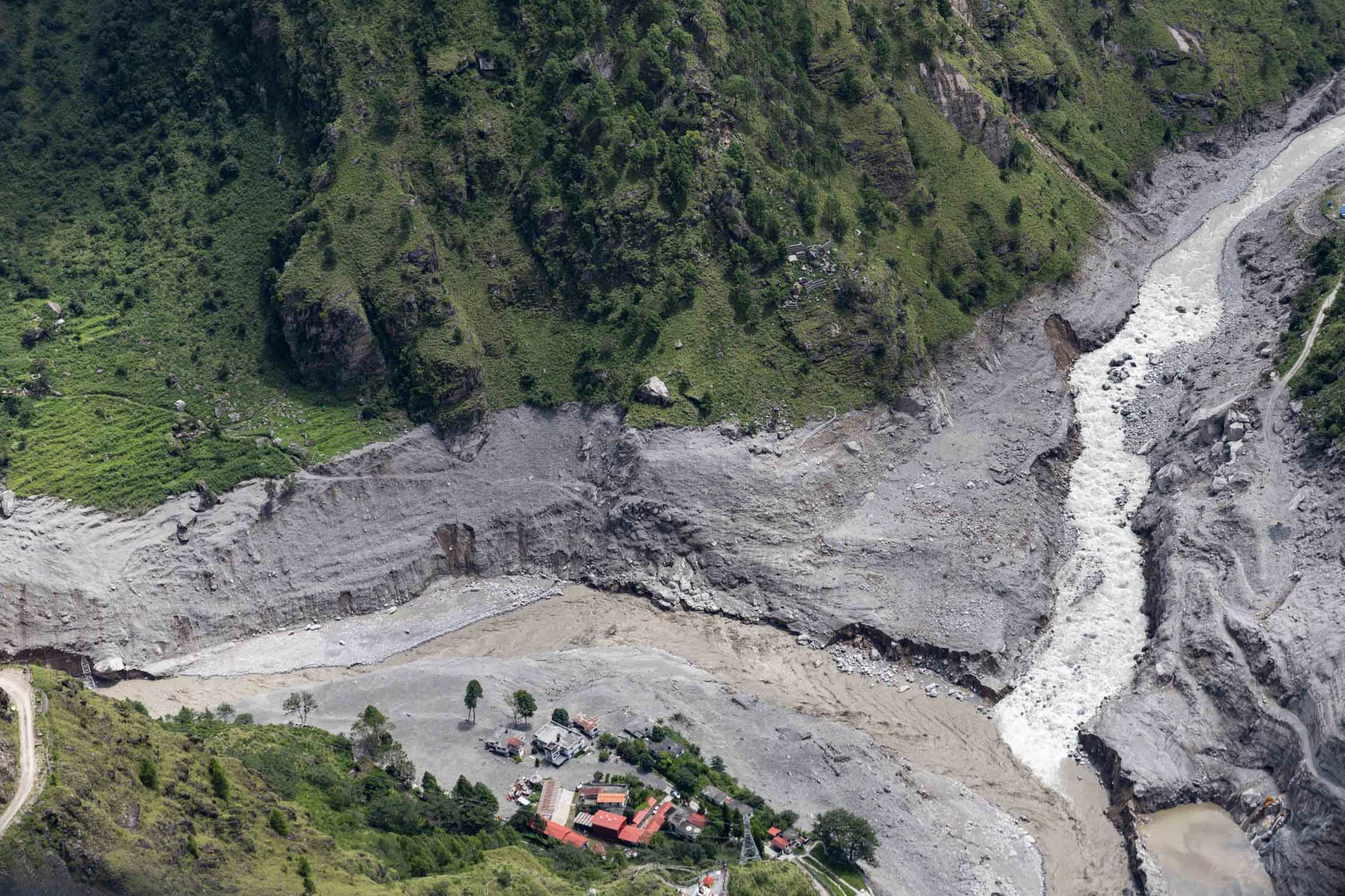 Nepal&rsquo;s growth to slow to 3.7 percent after devastating Rasuwa flood